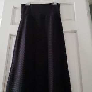 Black textured skirt